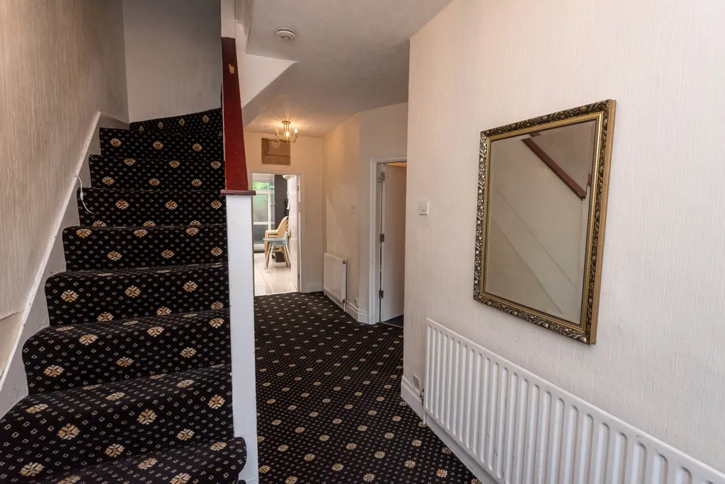 House in Salford, Broughton Park, Greater Manchester - More