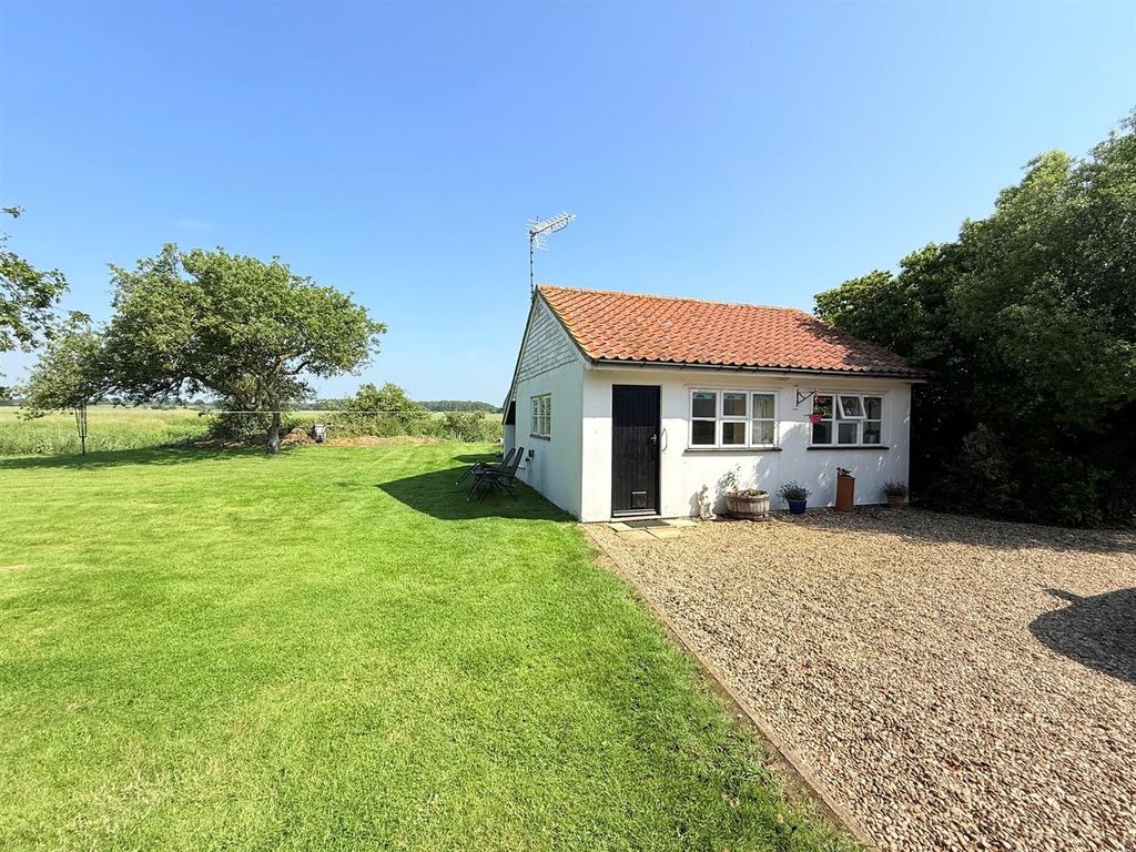 Property photo 3 of 26 Annexe