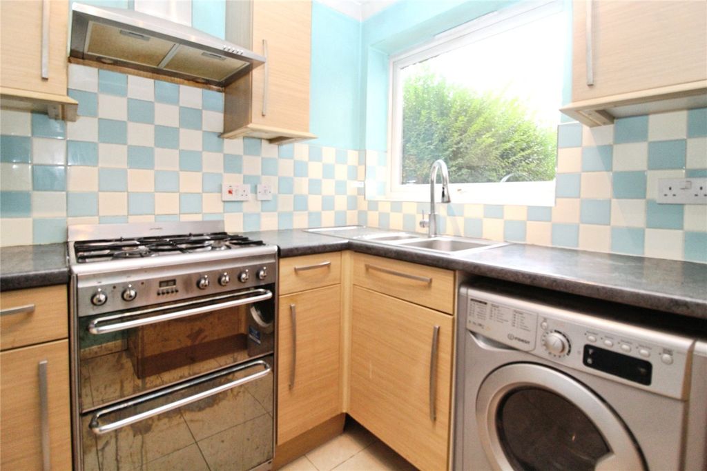 Property photo 1 of 9 Kitchen