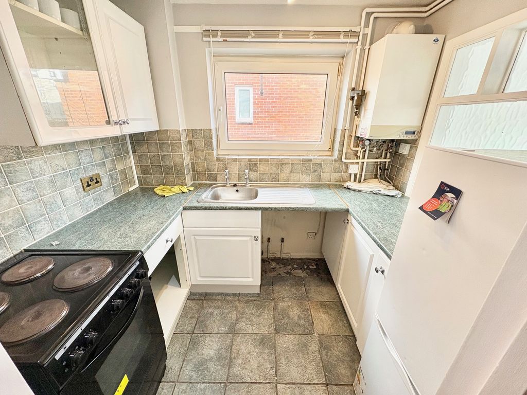 Property photo 2 of 9 Kitchen