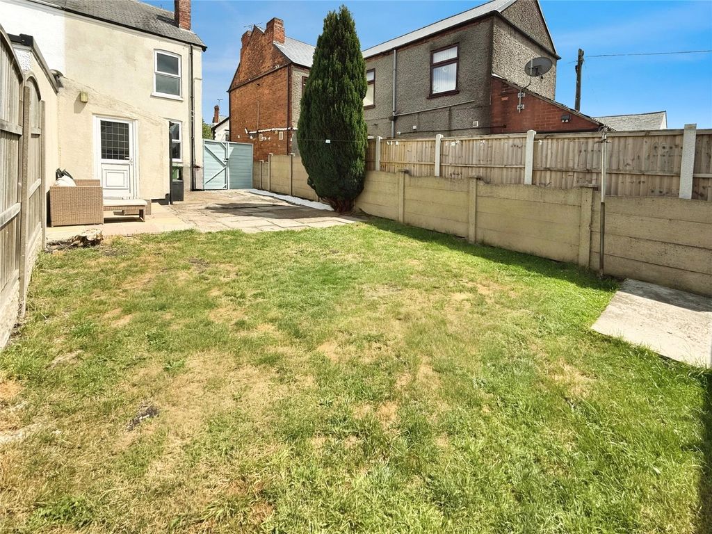 Property photo 3 of 10 Outside