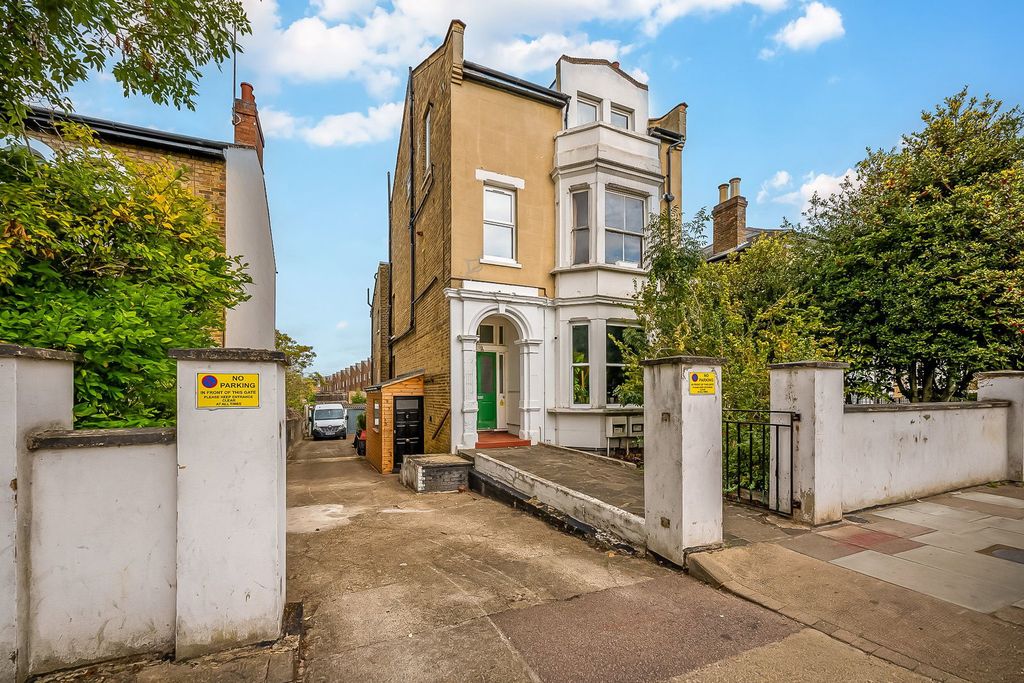 Property photo 1 of 19