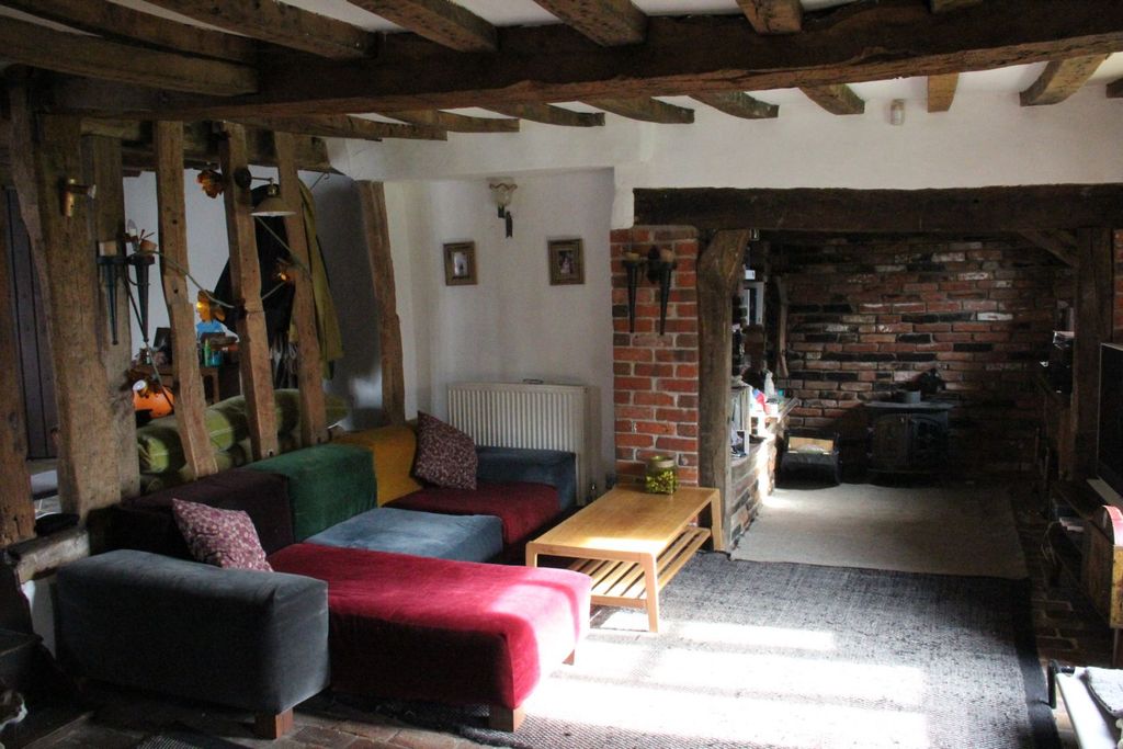 Property photo 3 of 11 Lounge