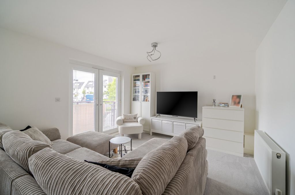 Property photo 3 of 14 1456808-8-6A01E46...