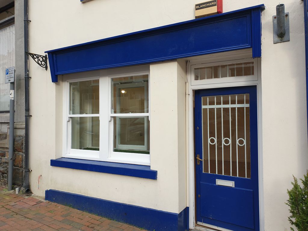 Property photo 1 of 5