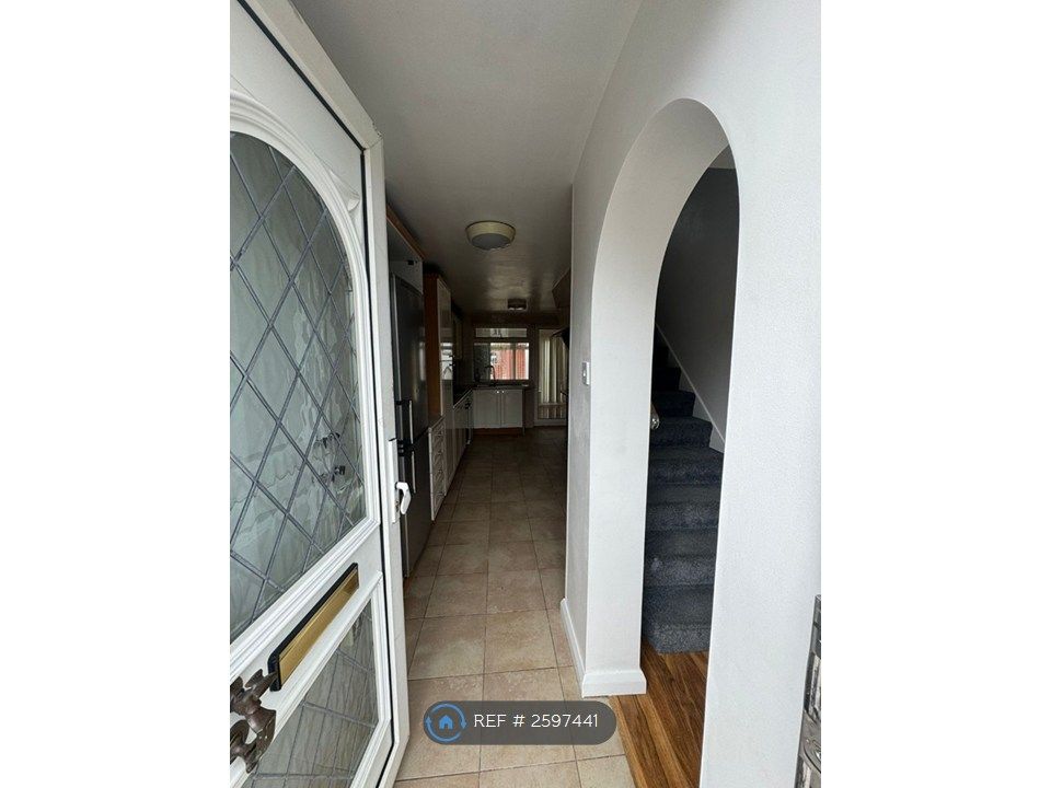 Property photo 2 of 35