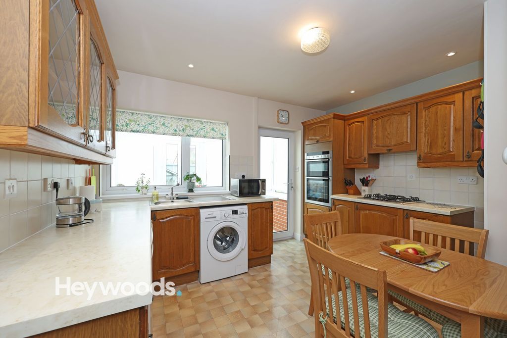 Property photo 2 of 30