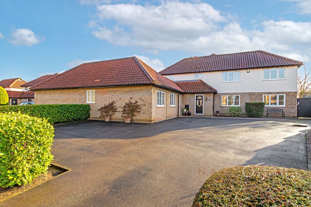 Property photo 3 of 37