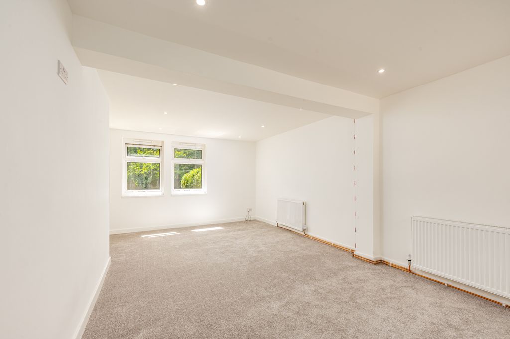 Property photo 3 of 25 04