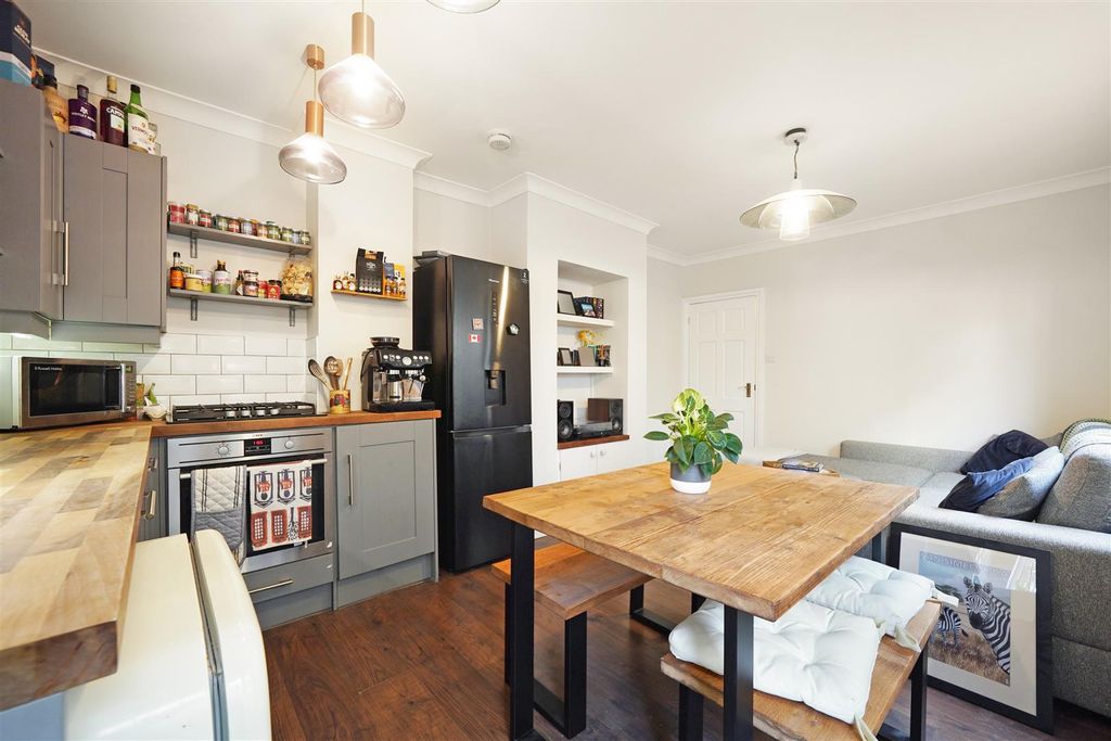 Property photo 3 of 16 46 Pattenden Road - Jnug2Coqow1Pmrvikyb5.Jpg