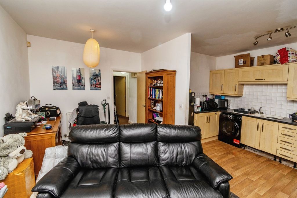 Property photo 2 of 13