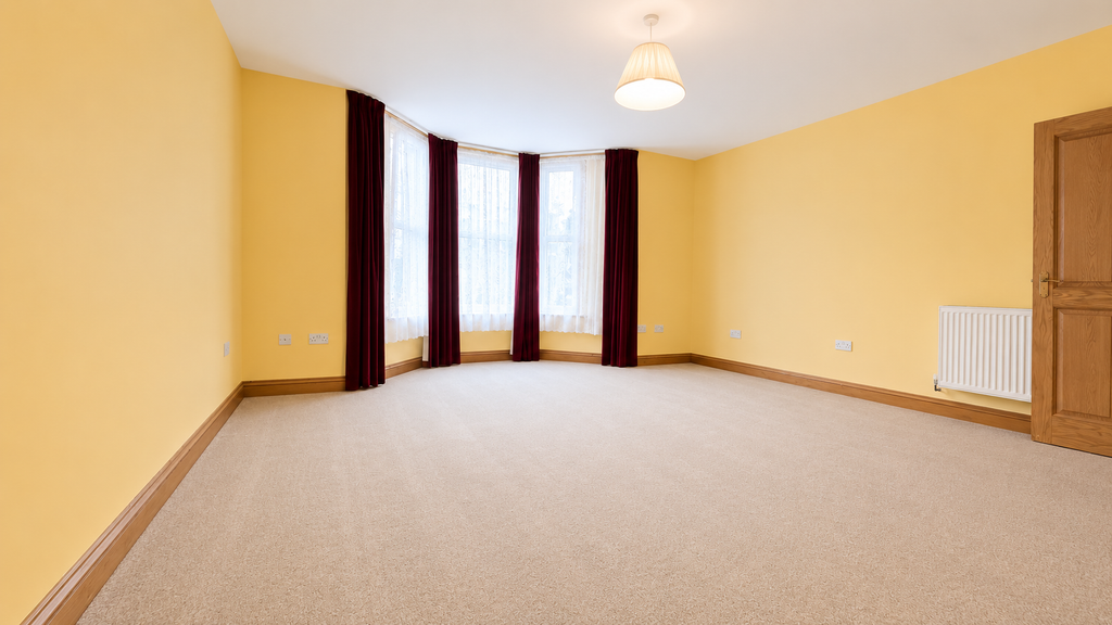 Property photo 3 of 6 Lounge