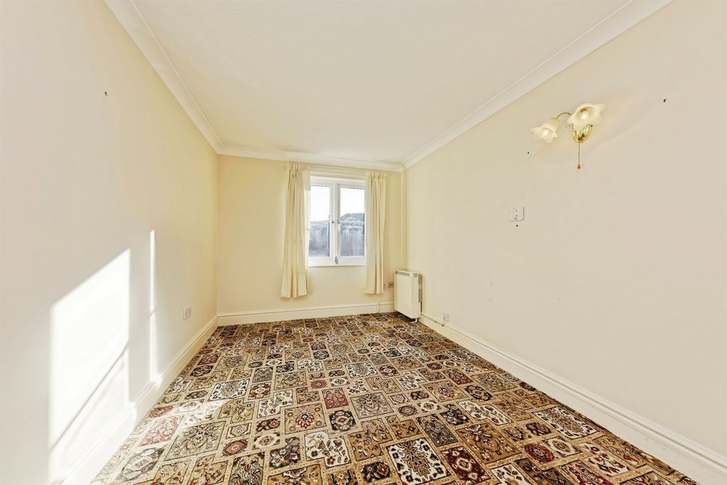 Property photo 2 of 9