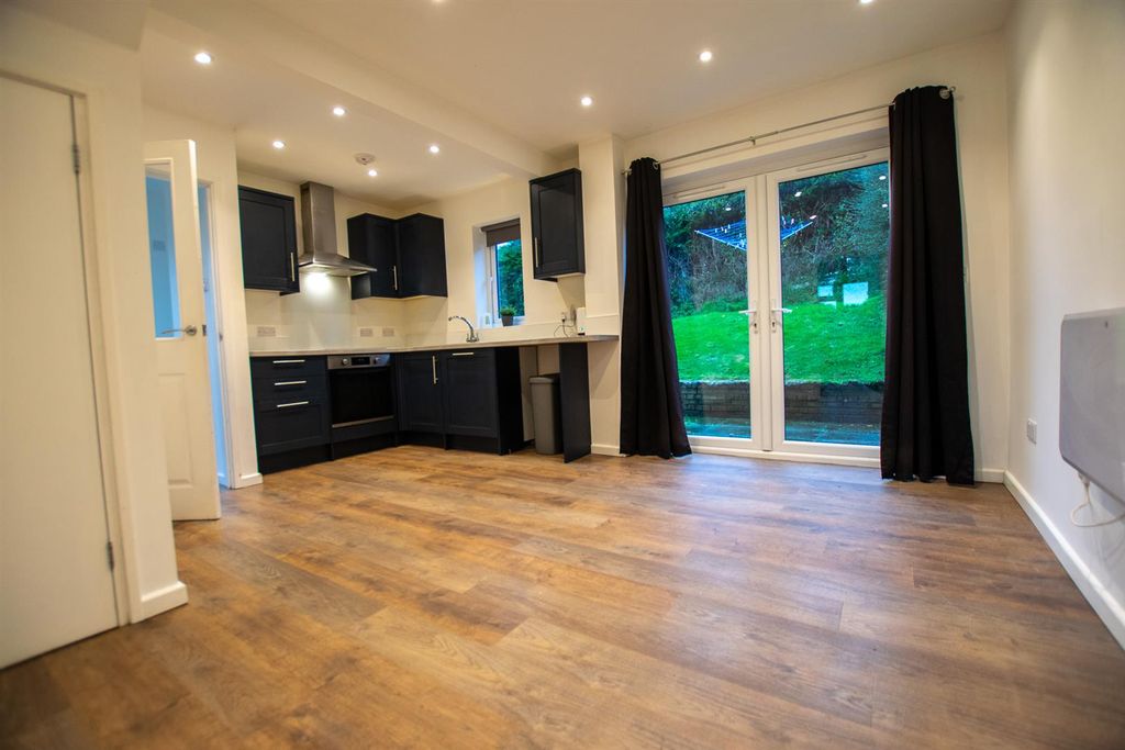 Property photo 2 of 11 Dsc_0495-2.Jpg