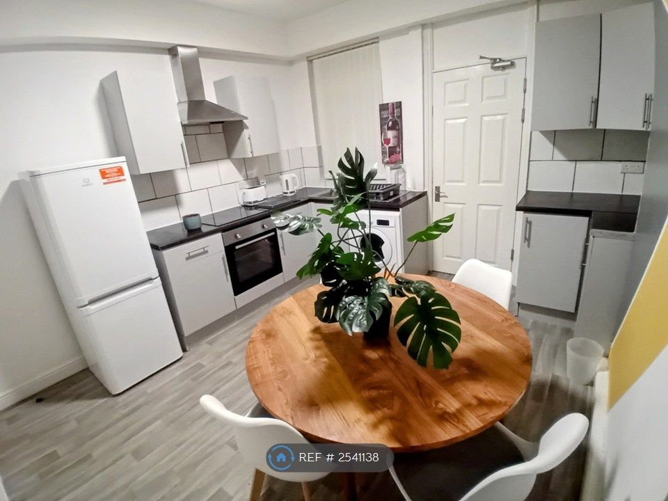 Property photo 2 of 6 Kitchen/Dinner