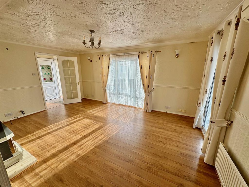 Property photo 3 of 19