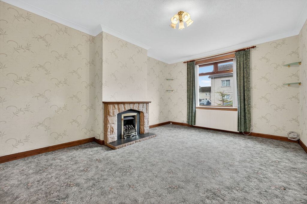 Property photo 2 of 25