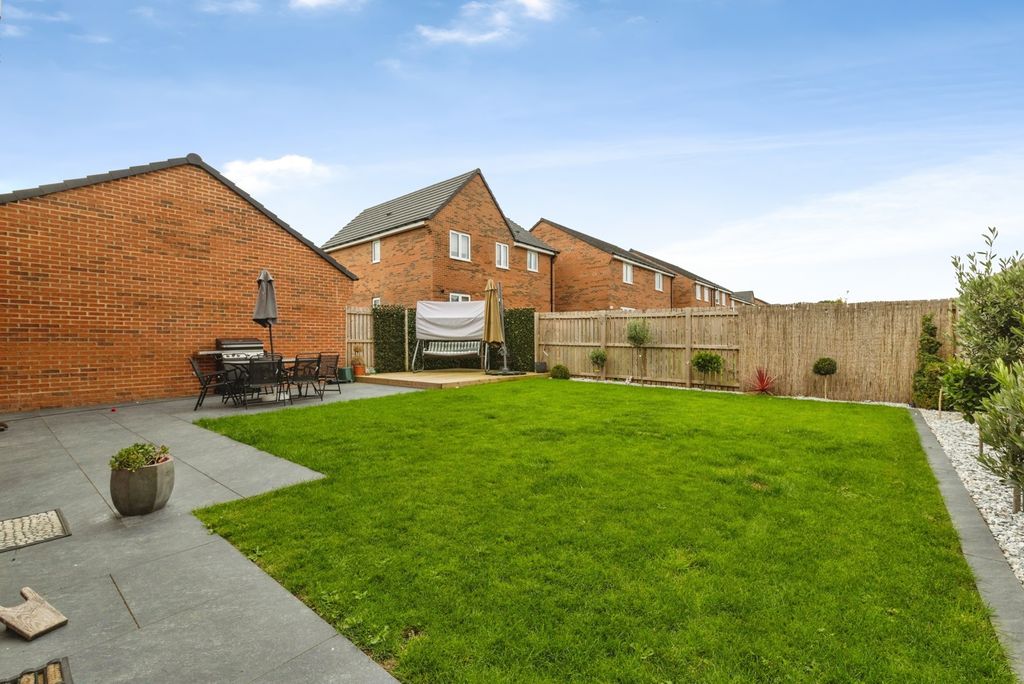 Property photo 2 of 19 Pbox-Img.Jpg