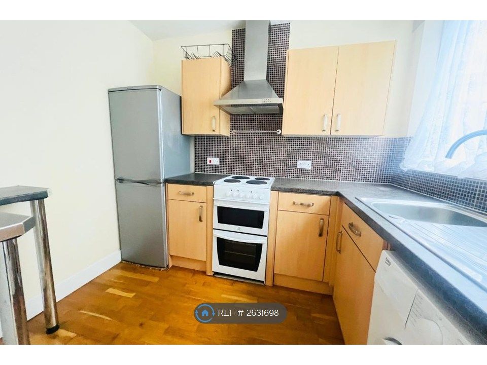 Property photo 2 of 8 Kitchen