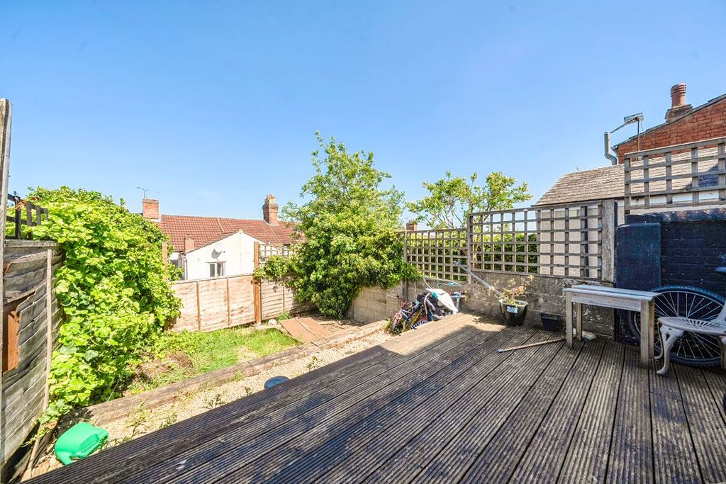Property photo 3 of 9 144592810