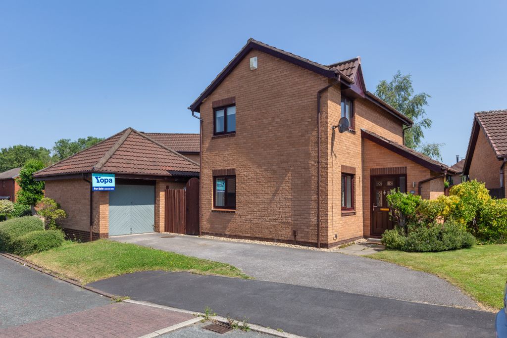 Property photo 1 of 20 46 Clough Avenue-19