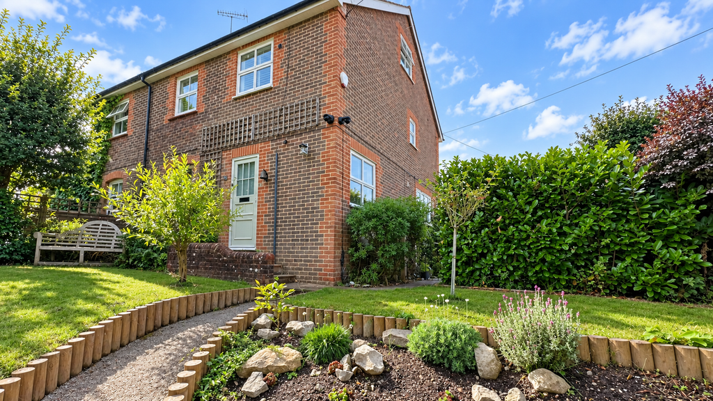 Property photo 1 of 27 16F9d7E5-080B-47Ff-98A3-2B288d78Efc7