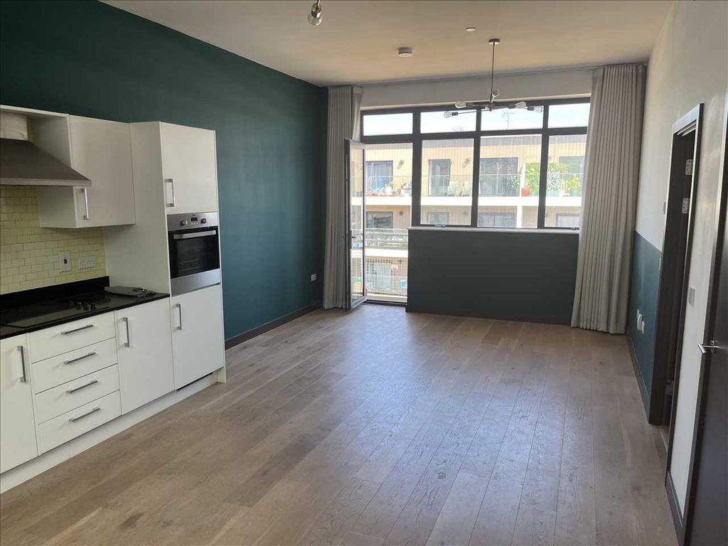 Property photo 2 of 10