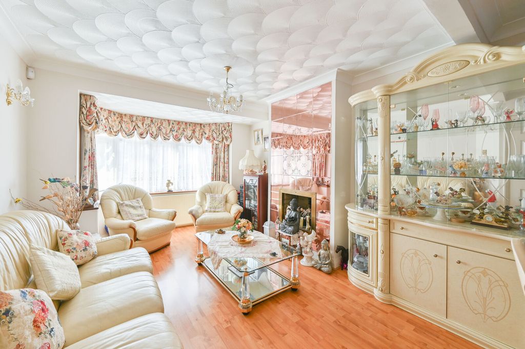 Property photo 2 of 19