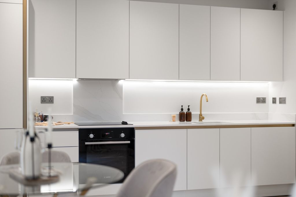 Property photo 2 of 17 4645271