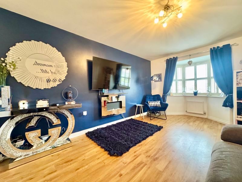 Property photo 2 of 17 Lounge