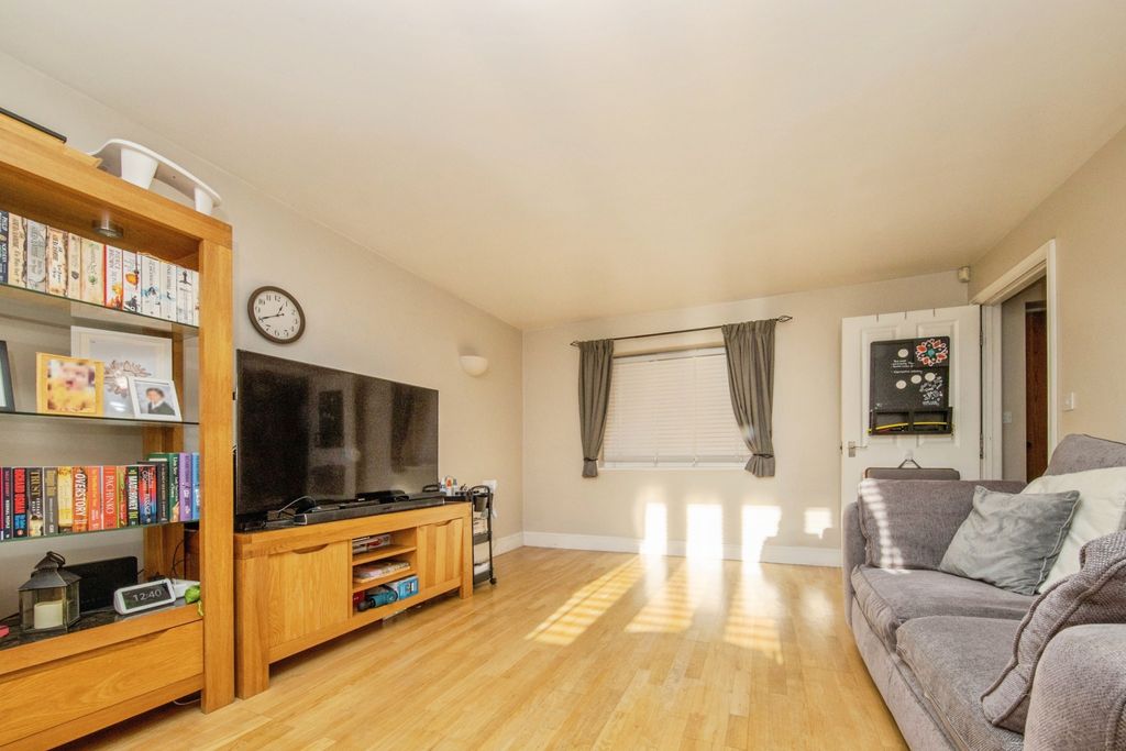 Property photo 3 of 22