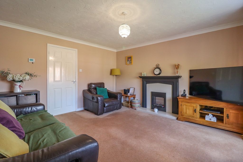 Property photo 2 of 22 4396497