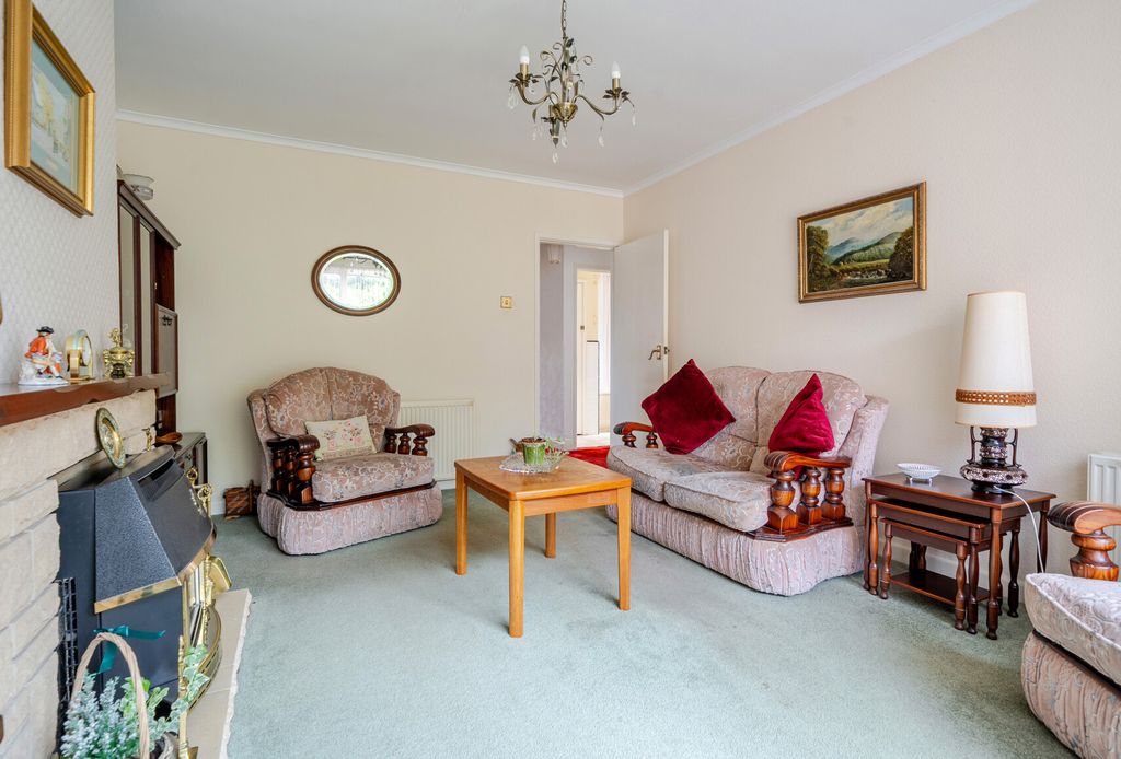 Property photo 3 of 23 1313093-6-6864Fb1...