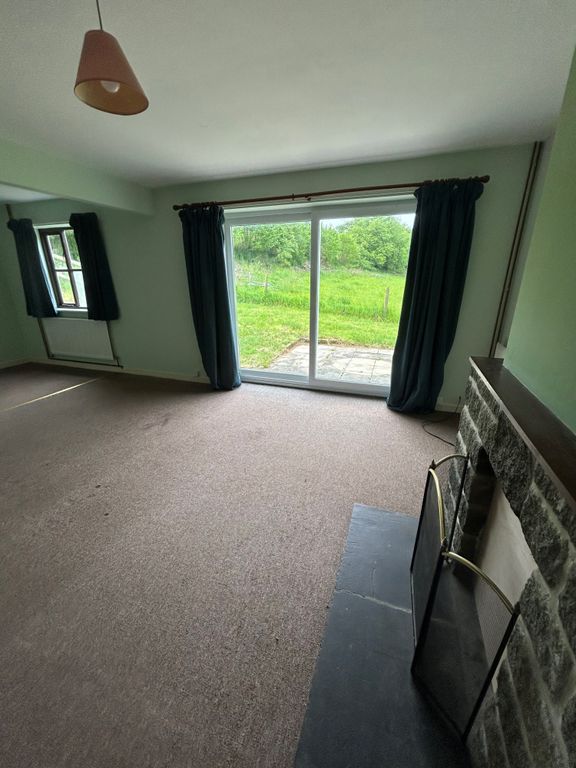 Property photo 3 of 17 Lounge With Patio Doors
