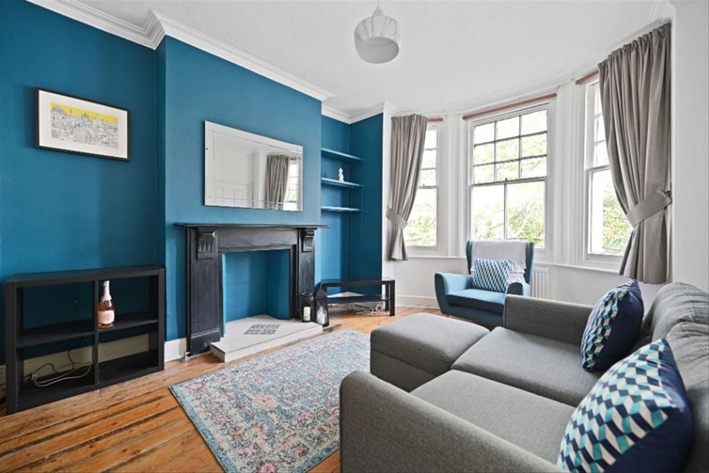 Property photo 2 of 8