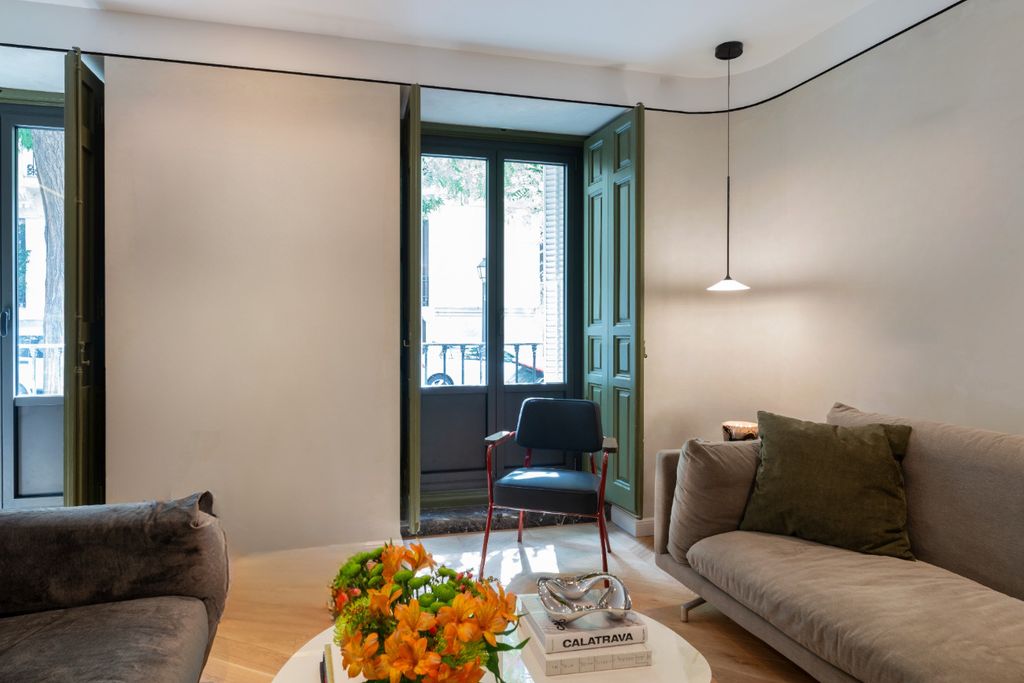 Property photo 3 of 34