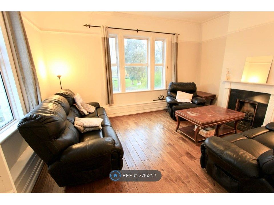 Property photo 2 of 11