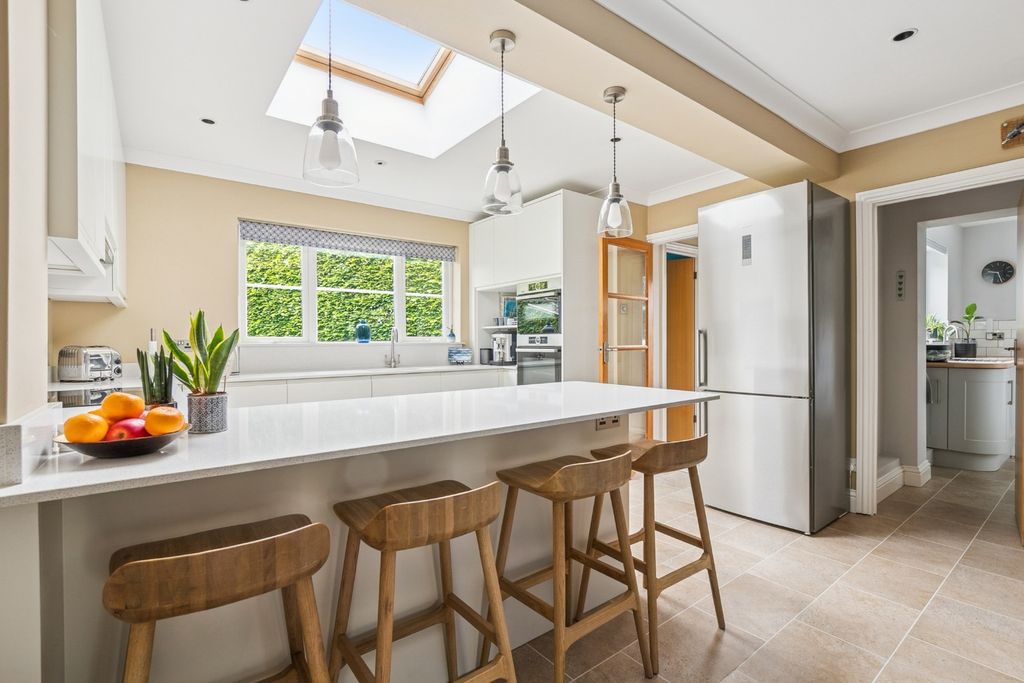 Property photo 2 of 28 5102053