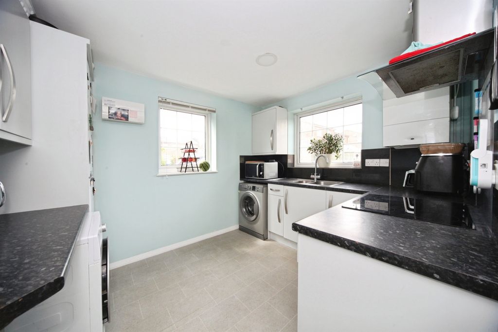 Property photo 3 of 14