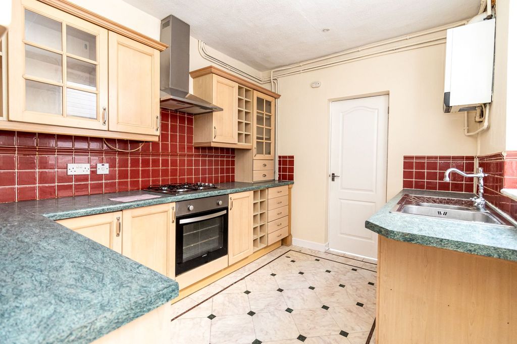 Property photo 3 of 20