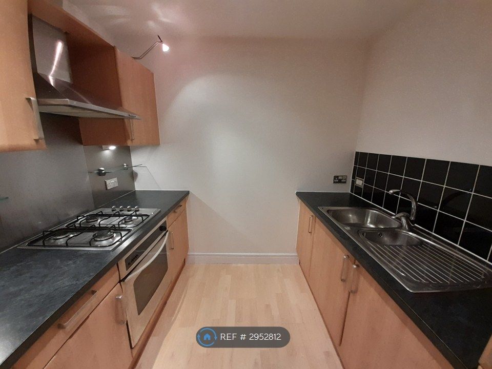 Property photo 2 of 13 Kitchen-Gas Hob/Integrated Appliances