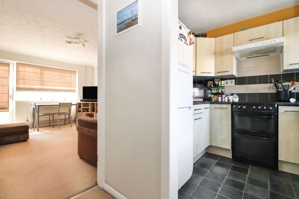 Property photo 3 of 12