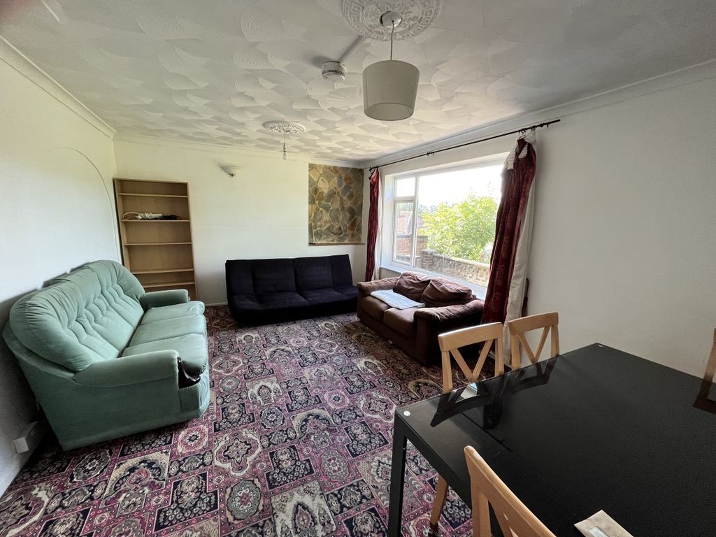 Property photo 2 of 14 Gallery