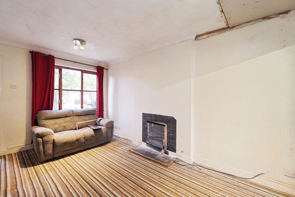 Property photo 2 of 17