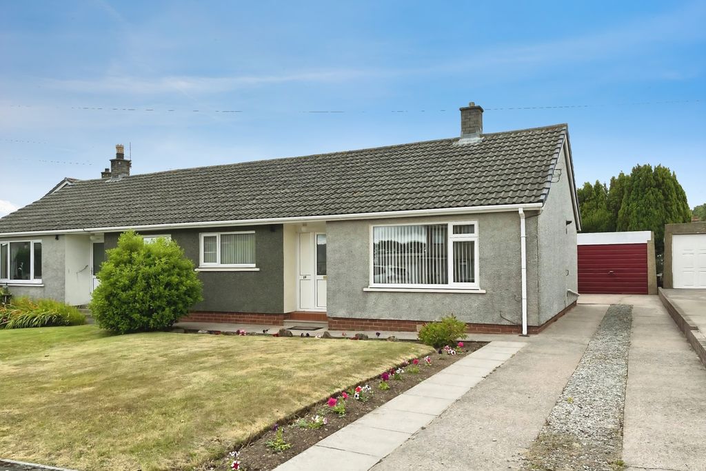 Property photo 1 of 11 Outside