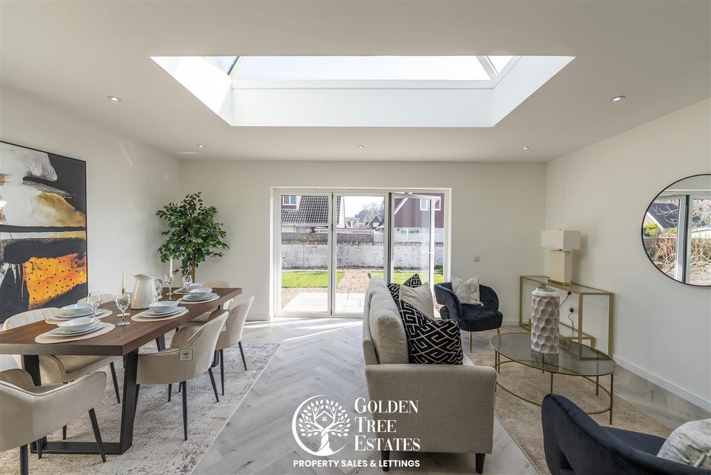 Property photo 2 of 44 Living Room