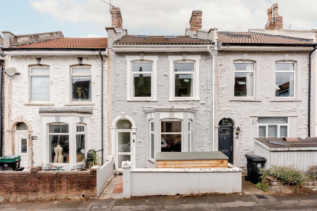 Property photo 3 of 16 1