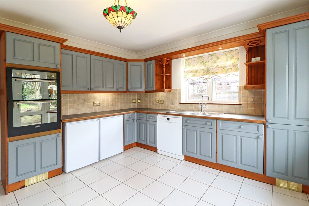 Property photo 2 of 22 Picture No. 21