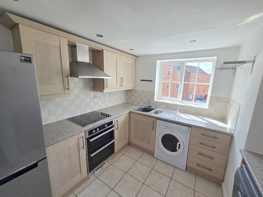 Property photo 2 of 6 Kitchen