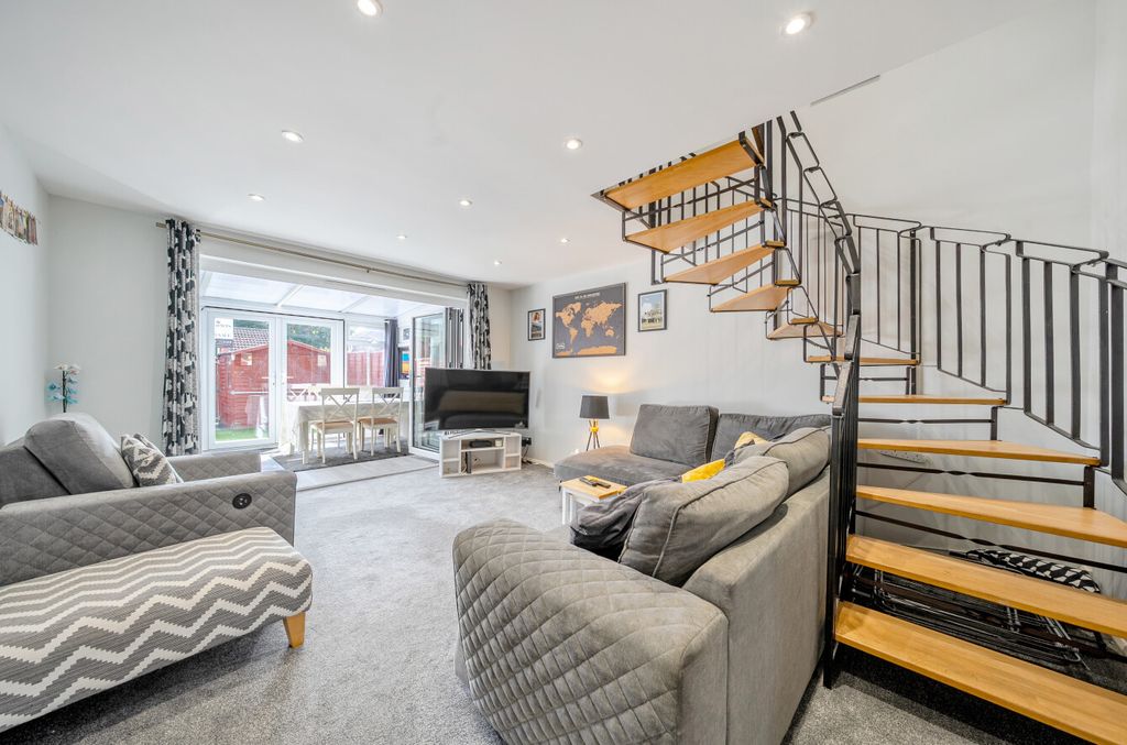 Property photo 2 of 11 1362002-17-68Dd47...